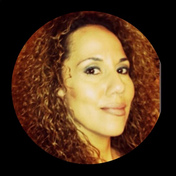 Meet your Posher, Kim - Picture 3 of 4